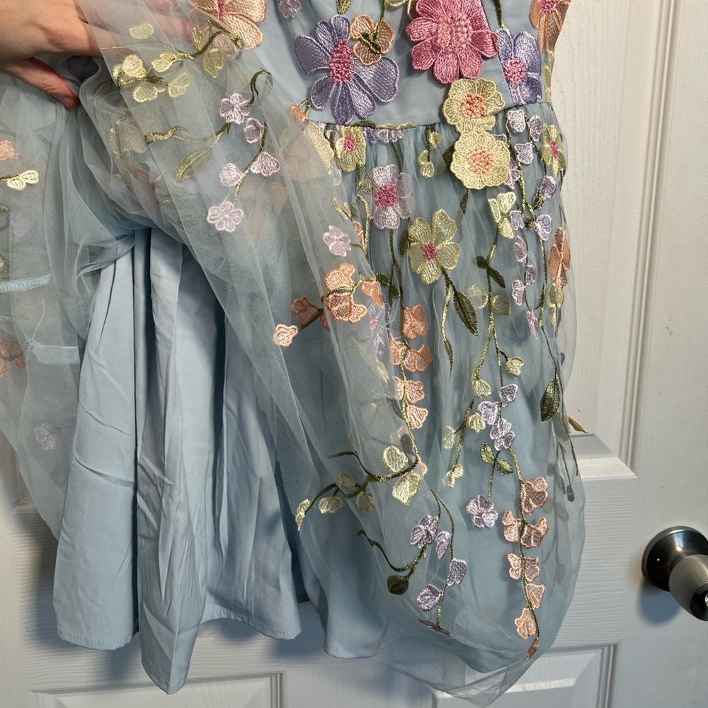 NWOT Lulu's Classic Romance 3D Floral Applique Tie-Strap Mini Dress - Picture 4 of 11